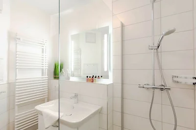 App. Vilm mit Balkon und Seeblick zentral...