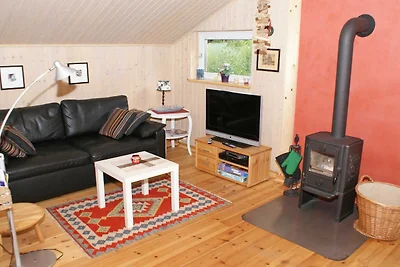 Blockhaus mit Zaun