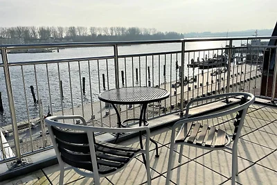 Vorderreihe, Fewo 210