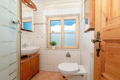 Modernisierte Doppelhaushälfte mit Garten und...