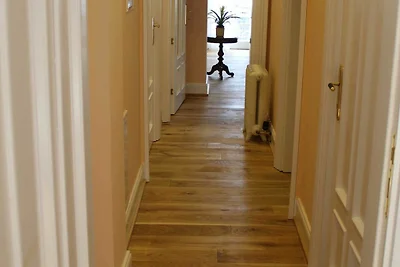 Le Deuxieme Etage