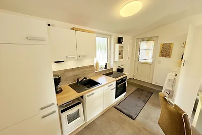 Bungalow 02 Fantasie mit Terrasse