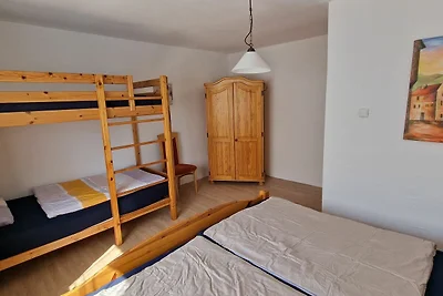 Ferienwohnung im Erdgeschoss mit Garten für 2...