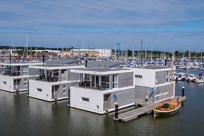 Floating House 2 Wotig mit Kamin