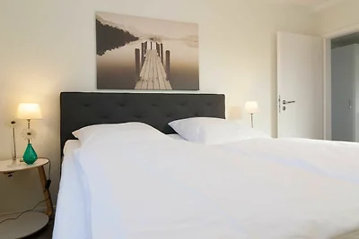 Ferienwohnung Am Wasser 4 (EG)