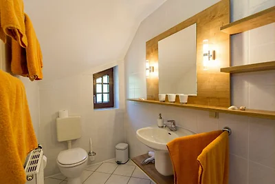 Appartement Lee mit Seeblick und Balkon (R)