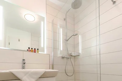 App. Vilm mit Balkon und Seeblick zentral...