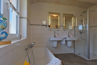 DAG-962 - Ferienhaus mit Sauna, Kamin & Stran...