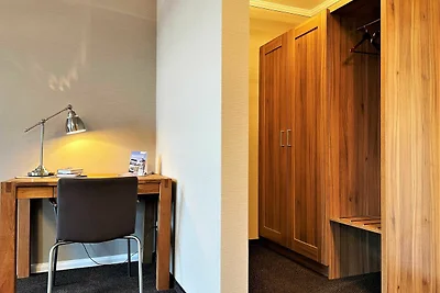 Mehrbettzimmer (C) 208