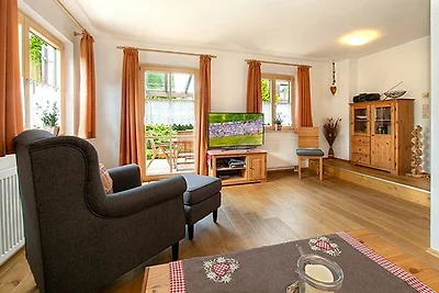 Modernisierte Doppelhaushälfte mit Garten und...