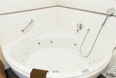 GRA-303 - Ferienwohnung mit Whirlpool und Sau...