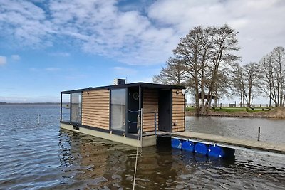 Hausboot Am See