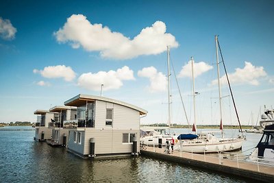 Floating-House Nr. 7 mit Kamin und Haustier