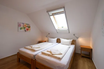 2-Raum-Ferienwohnung, 6 Personen, Balkon, OG...
