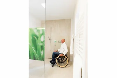 Rollstuhlgerechte Gartensuite mit Terrasse