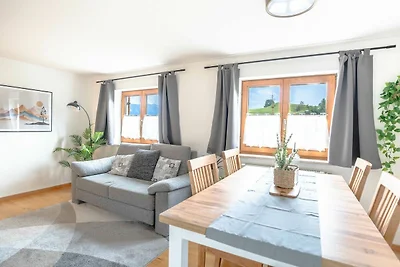 Ferienwohnung mit Bergblick, Parkplatz und...