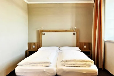 Mehrbettzimmer (C) 208