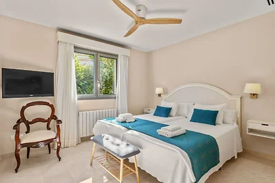 44377 BELLVIURE LUXURY VILLA