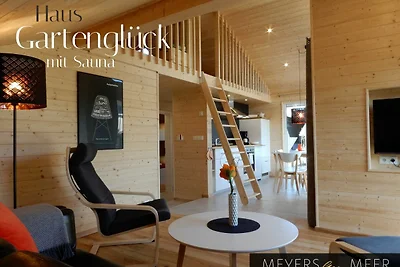 Schwarzes Holzferienhaus an der Ostsee (Z6)