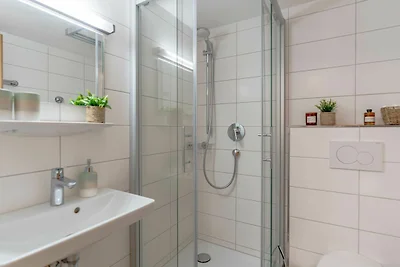 Ferienwohnung mit Bergblick, Parkplatz und...