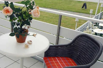 Einzelzimmer.Balkon.Seeblick