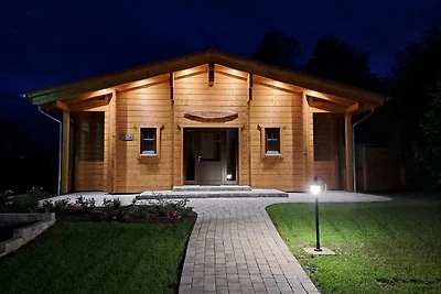 HAS-13 - Helles Holz-Ferienhaus mit Terrasse...