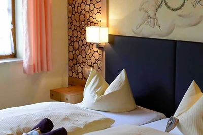 Erkerstube im Goldmelissenkleid 1