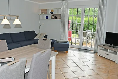 Ferienwohnung EG 2 mit Terrasse und...