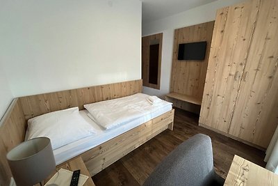 Zimmer 03 / 1Bett mit Balkon