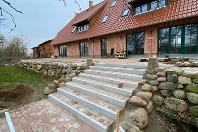 2) FeWo 3-Raum (60m², 5 Pers., OG, Südseite)