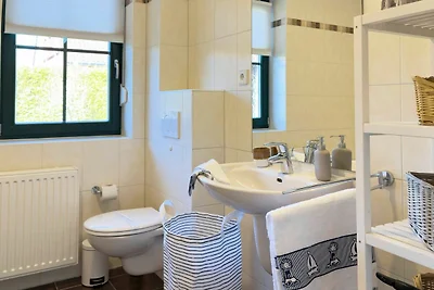 Haus am kleinen Hafen No 1 mit WLAN, Parkplat...