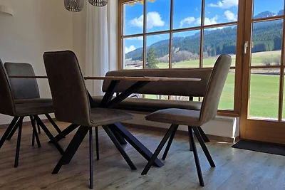 Modernes Ferienhaus mit Blick auf die Alpspit...