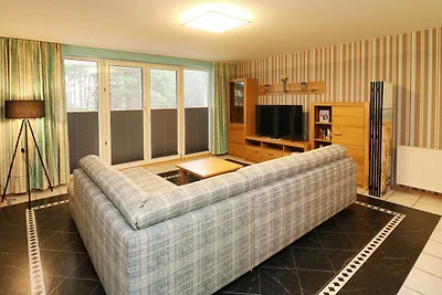 Q06 max. 4 Pers. komb. Wohn-Schlafzimmer...