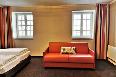 Mehrbettzimmer (C) 208