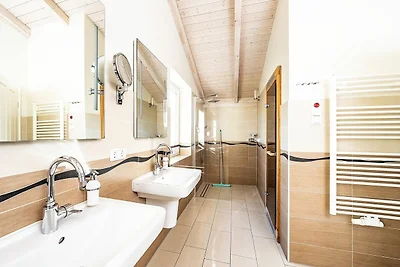 DAG-904 - Modernes Ferienhaus mit Balkon & Sa...