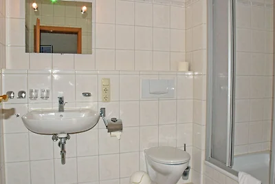 16 schöne 3-Raum-Ferienwohnung mit Balkon