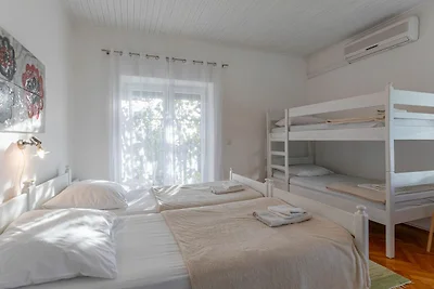 Tinka, Zimmer No 5