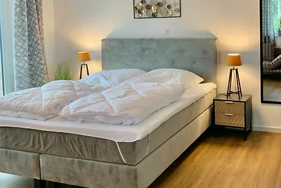 linke Haushälfte Lea