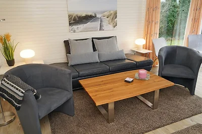 - mit Zaun in ruhiger Lage