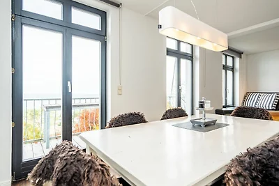 Villa Schering, App. 4 Black & White