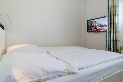 Ferienwohnung Am Wasser 4 (EG)