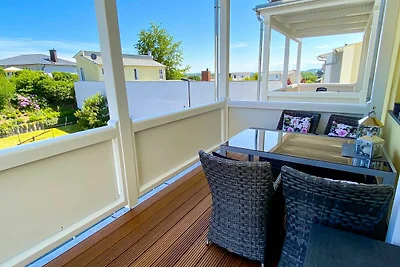 Ferienwohnung mit Balkon in Bäderstilvilla