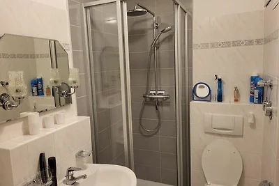 EIN-10 - Helle 2-Zimmer-Wohnung mit Balkon & ...