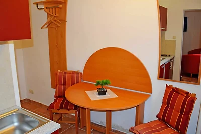 08 Ferienwohnung (H)