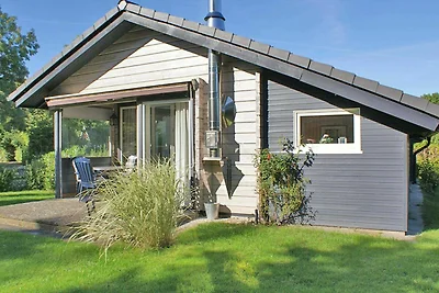Blockhaus mit Zaun