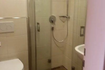 Doppelzimmer 1 mit WC und Dusche , 1 - 2...