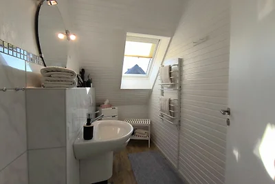 Apartment III mit Miniküche und Balkon