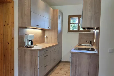 Modernes Ferienhaus mit Blick auf die Alpspit...