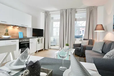 07 Ferienappartement Ummanz mit Balkon