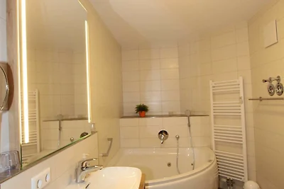 GRA-312 - Moderne Ferienwohnung mit Whirlpool...